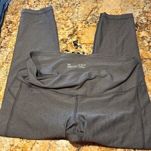 Under Armor cropped gray leggings size XL
